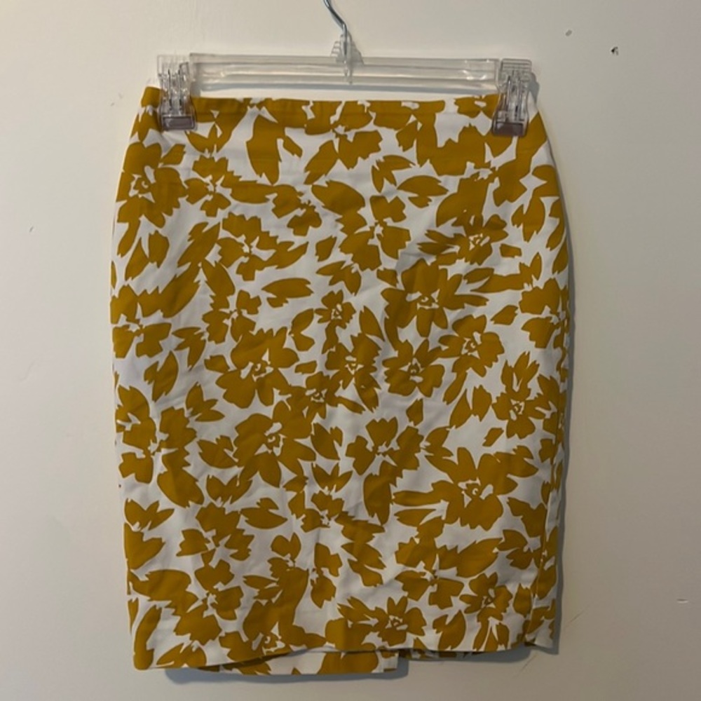 Loft Yellow & White Floral Stretch Curvy Mini Pencil Skirt